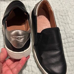 UGG black leather slip on tennis shoes sz 7